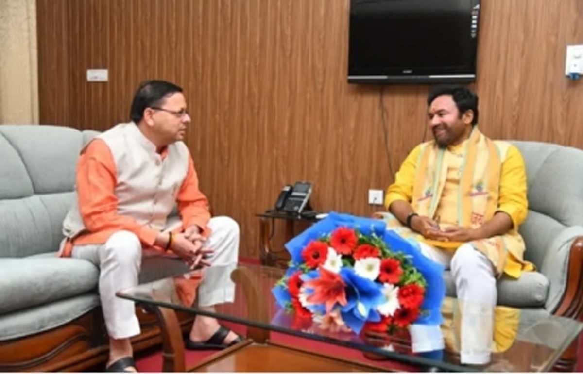 देहरादून पहुंचे केंद्रीय पर्यटन जी किशन रेड्डी, सीएम धामी ने की मुलाकात